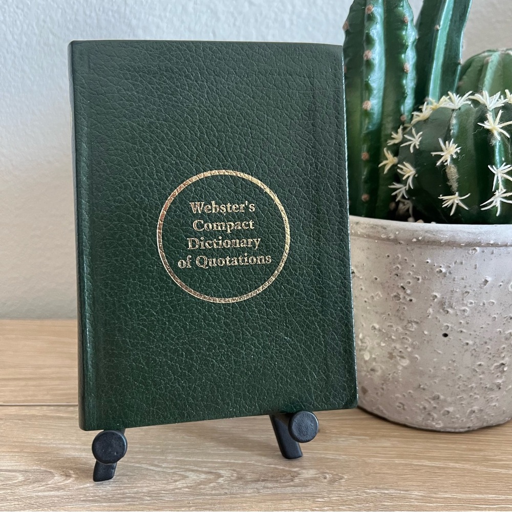 👑Vintage 1992 Webster’s Compact Dictionary of Quotations Hardcover Pocket Book